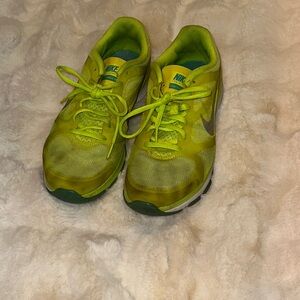 Nike Green Sneakers Minimalist Design